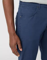 MĘSKIE SPODNIE JEANSOWE WRANGLER GREENSBORO NAVY W15QKA114 112141191